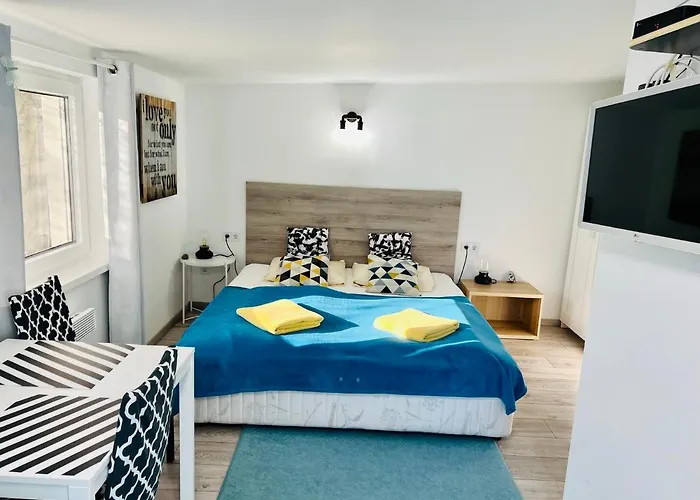 Balcsitthon Apartment *